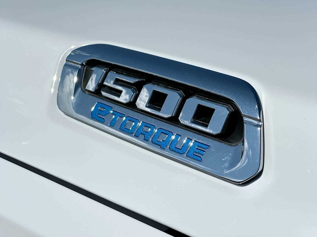 Thumbnail: 2026 RAM 1500 - 7