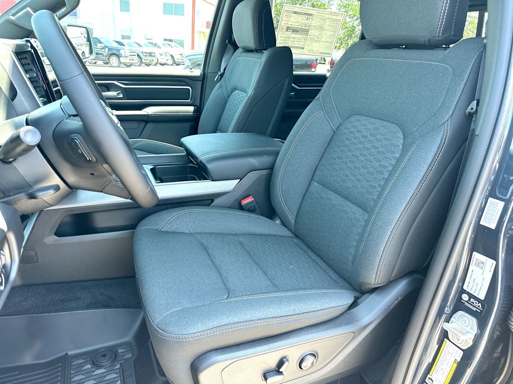 Thumbnail: 2026 RAM 1500 - 10