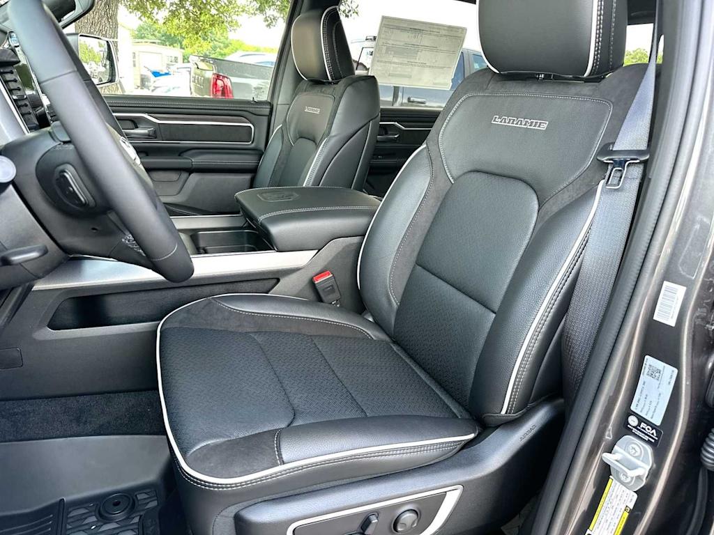 Thumbnail: 2026 RAM 1500 - 10