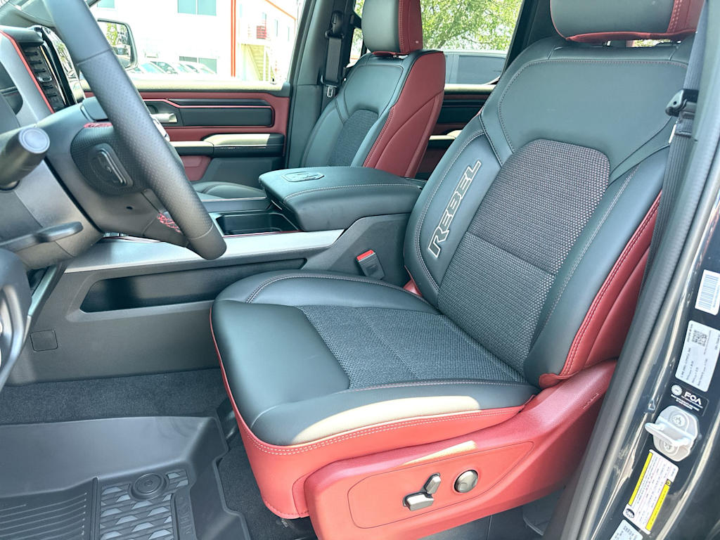 Thumbnail: 2026 RAM 1500 - 9