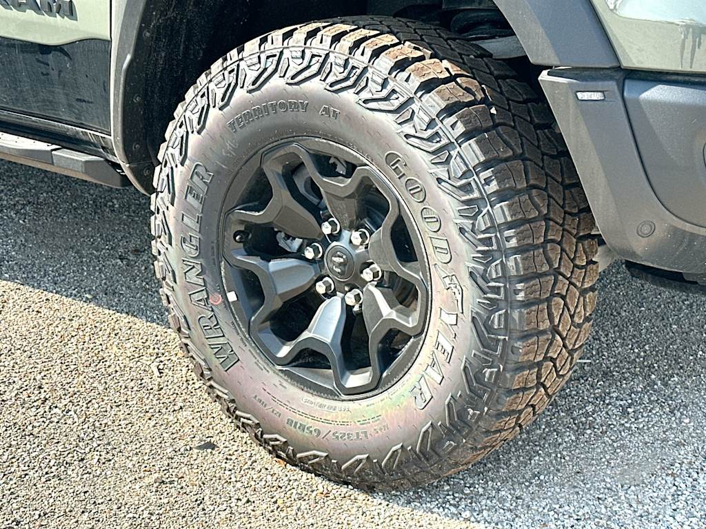 Thumbnail: 2026 RAM 1500 - 3