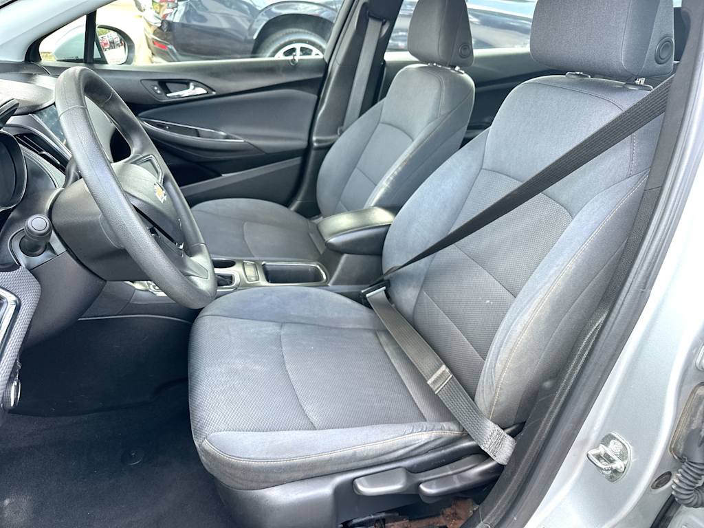 Thumbnail: 2019 Chevrolet Cruze - 9