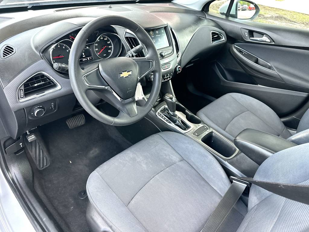Thumbnail: 2019 Chevrolet Cruze - 2