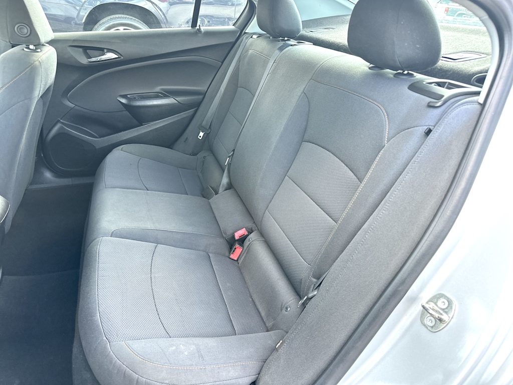 Thumbnail: 2019 Chevrolet Cruze - 10