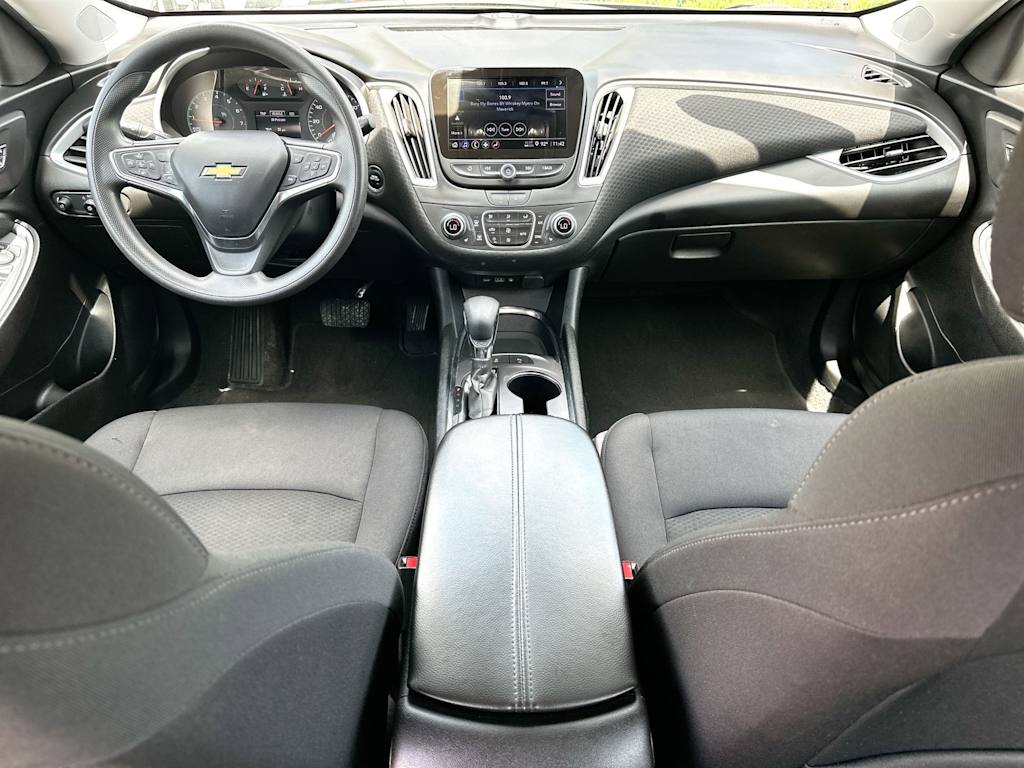 Thumbnail: 2024 Chevrolet Malibu - 9