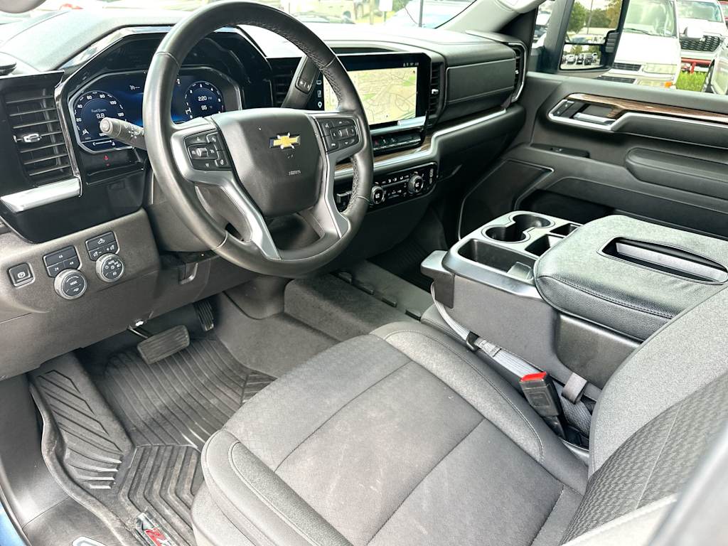 Thumbnail: 2025 Chevrolet Silverado 3500 - 2