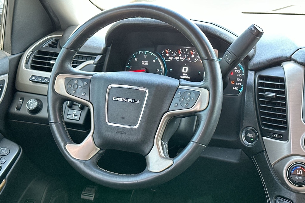 2017 GMC Yukon XL Denali 14