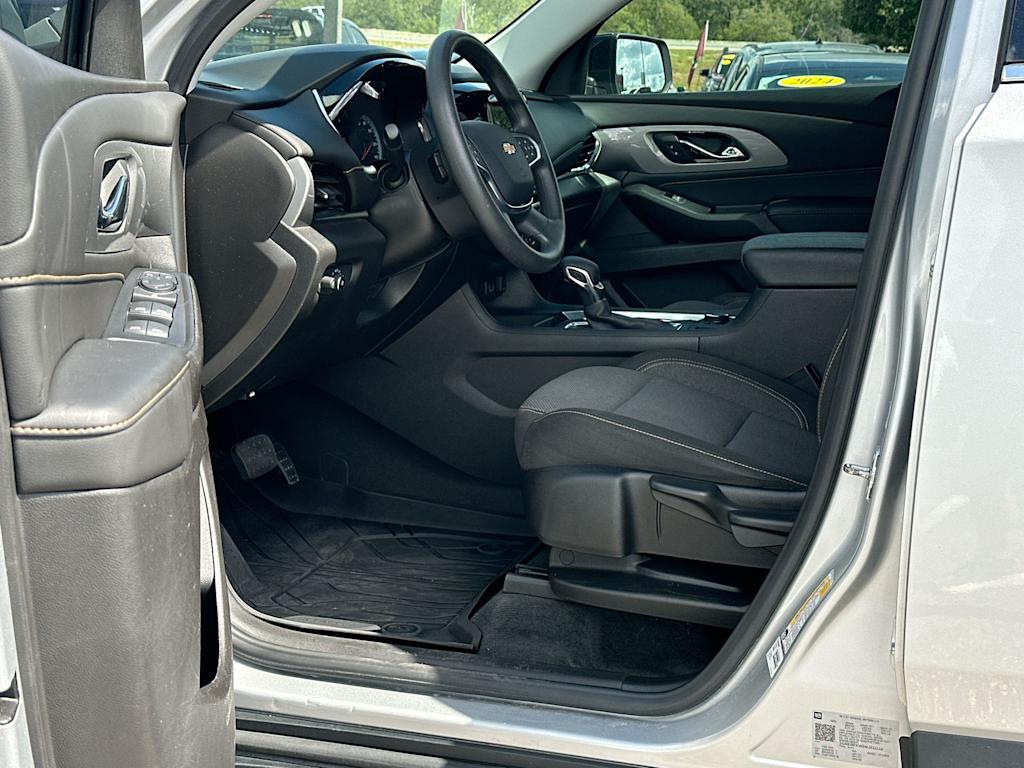 Thumbnail: 2021 Chevrolet Traverse - 26