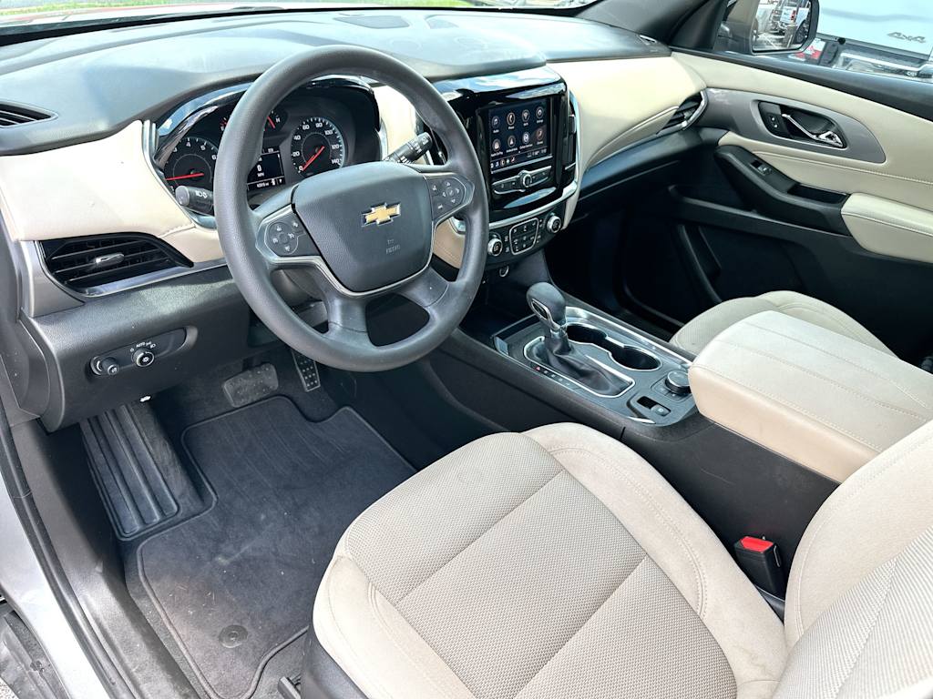 Thumbnail: 2023 Chevrolet Traverse - 2