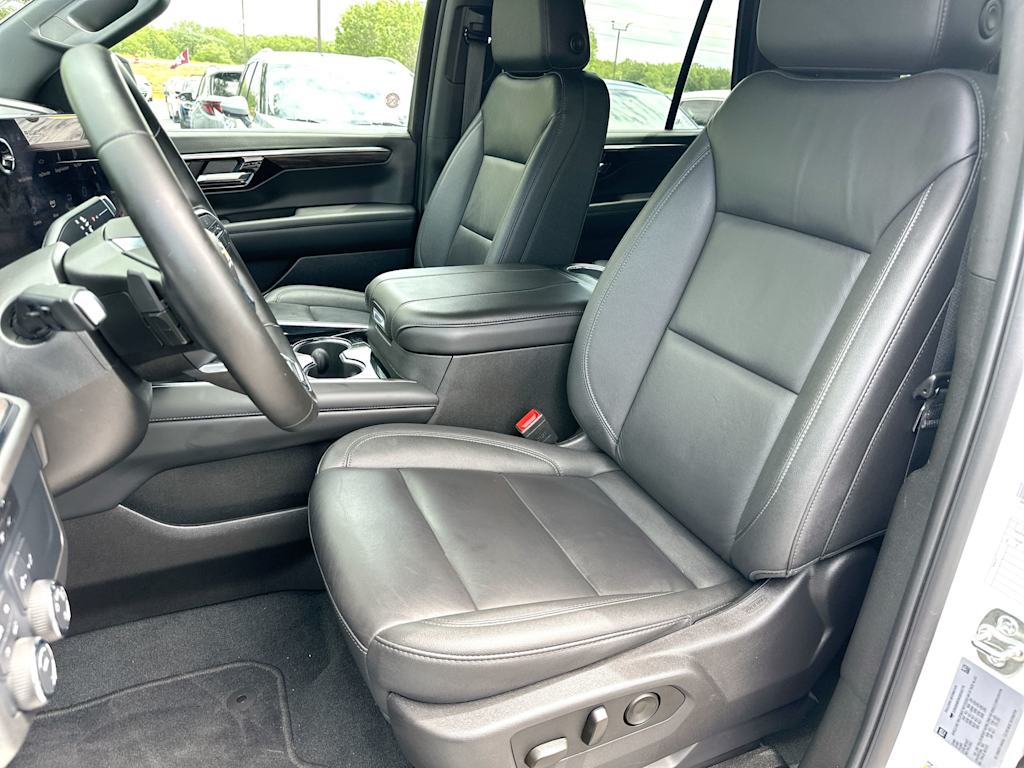 Thumbnail: 2025 Chevrolet Tahoe - 10