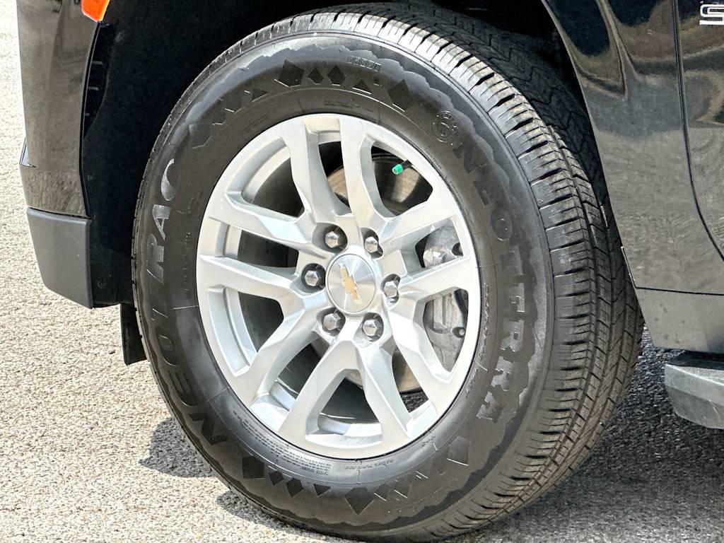 Thumbnail: 2024 Chevrolet Suburban - 8