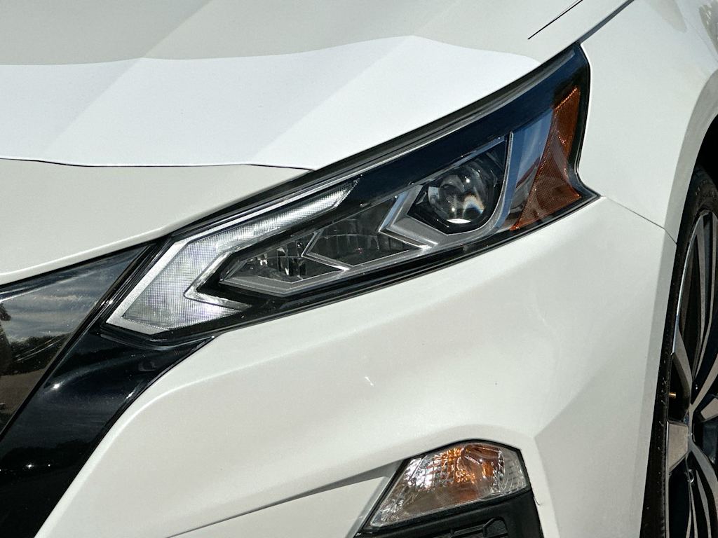 Thumbnail: 2021 Nissan Altima - 26