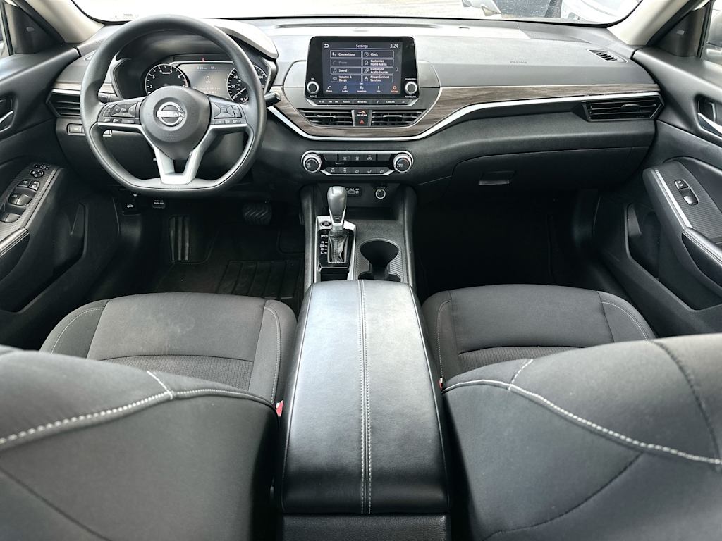 Thumbnail: 2025 Nissan Altima - 9