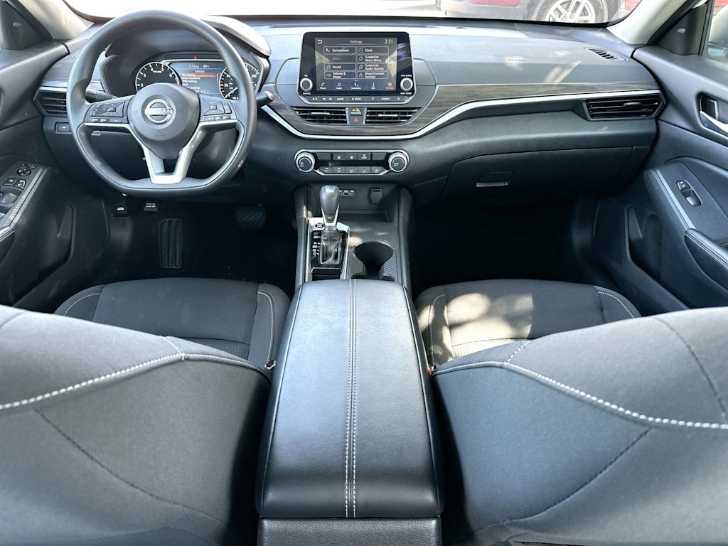 Thumbnail: 2025 Nissan Altima - 9