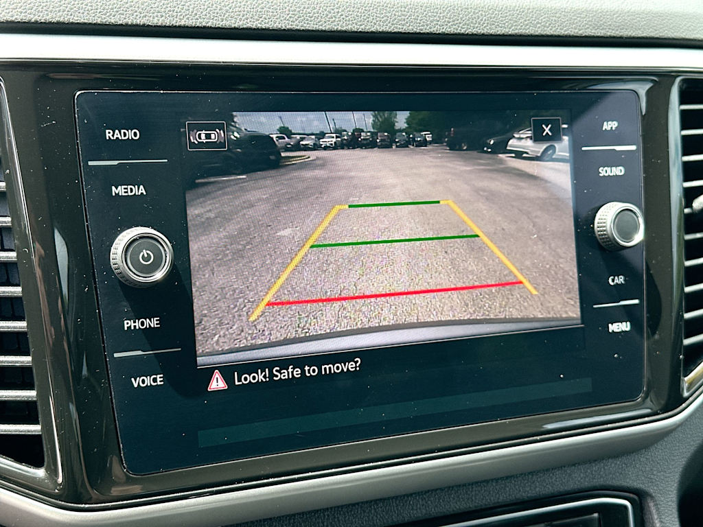 Thumbnail: 2023 Volkswagen Atlas - 13