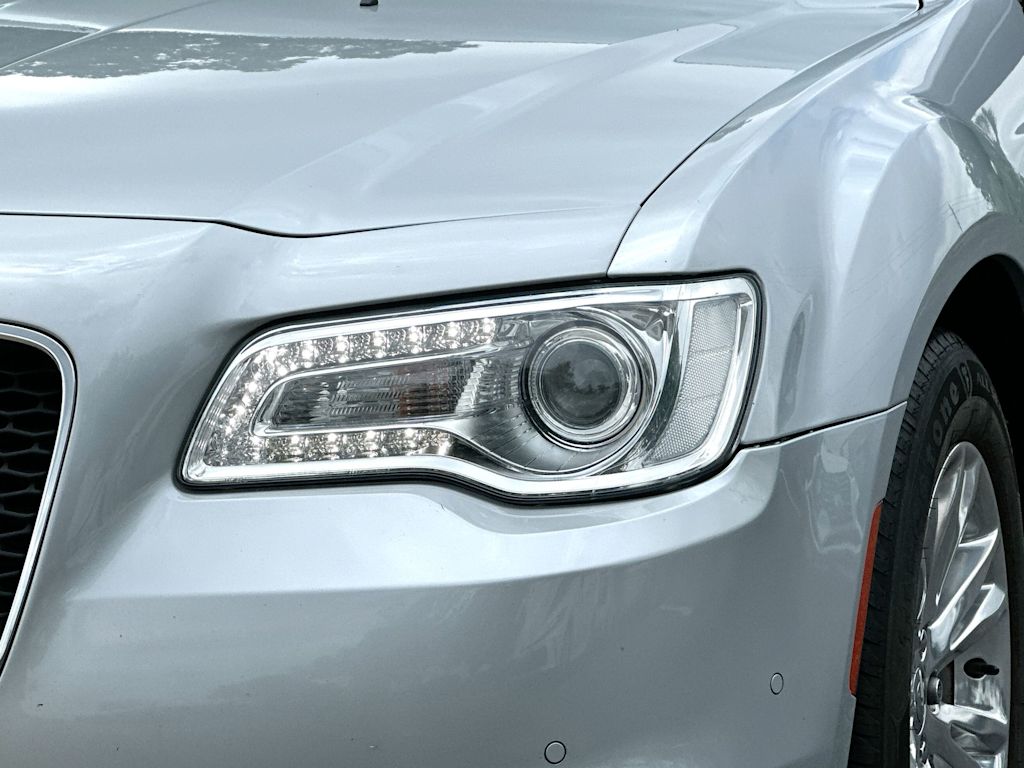 Thumbnail: 2021 Chrysler 300 - 26