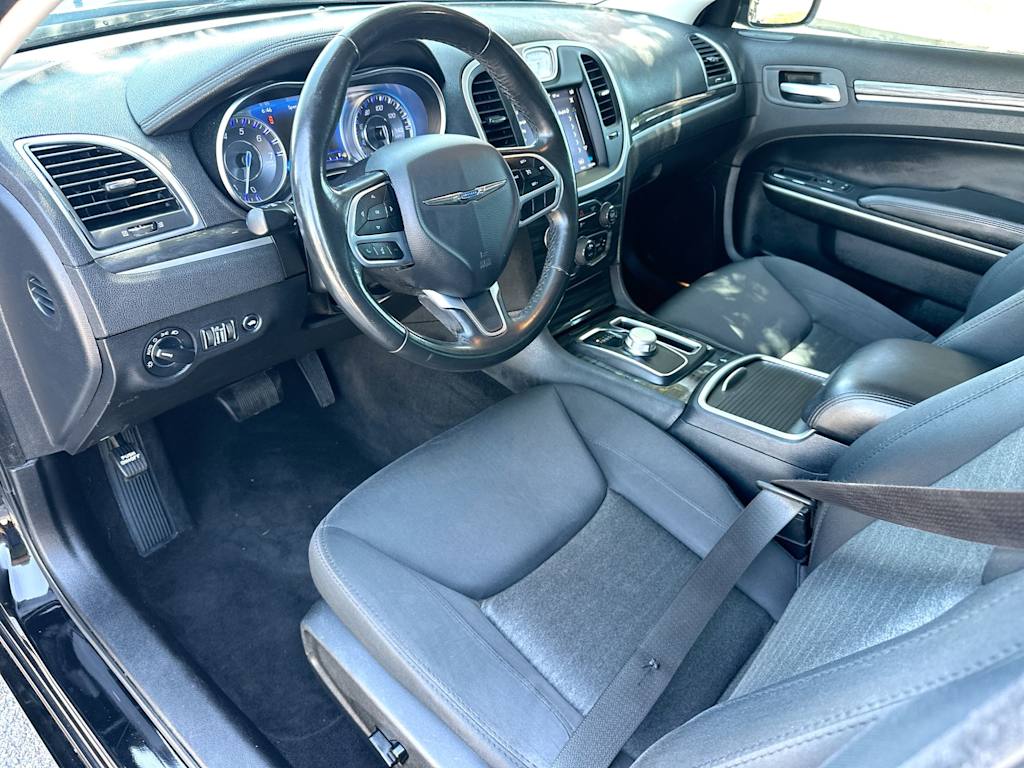 Thumbnail: 2020 Chrysler 300 - 2