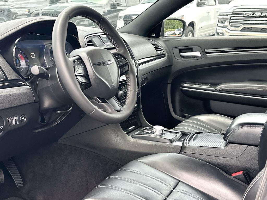 Thumbnail: 2022 Chrysler 300 - 2