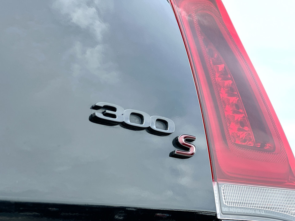 Thumbnail: 2022 Chrysler 300 - 7