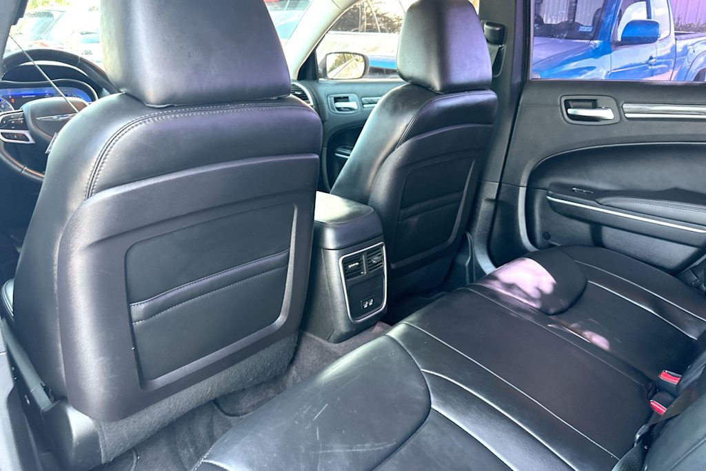 Thumbnail: 2019 Chrysler 300 - 11