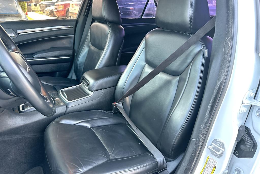 Thumbnail: 2019 Chrysler 300 - 10