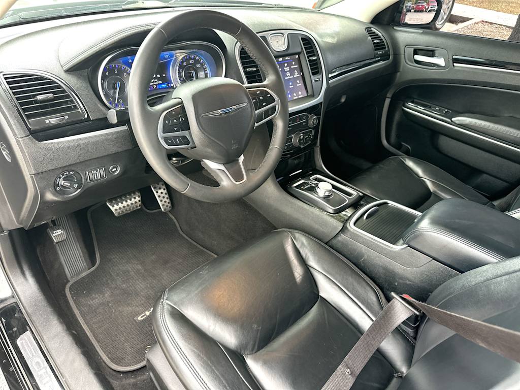Thumbnail: 2023 Chrysler 300 - 2