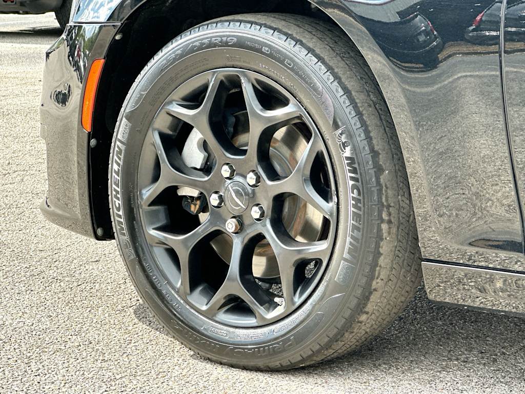 Thumbnail: 2023 Chrysler 300 - 8