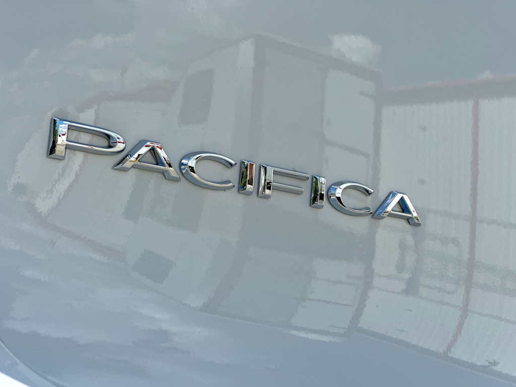 Thumbnail: 2027 Chrysler Pacifica - 7