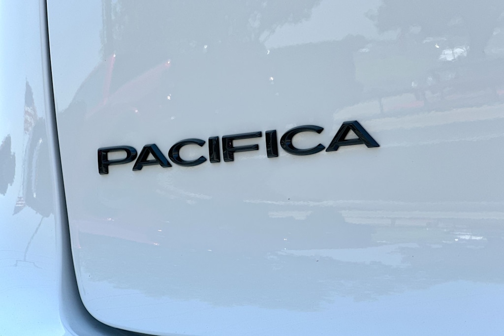 Thumbnail: 2027 Chrysler Pacifica - 7