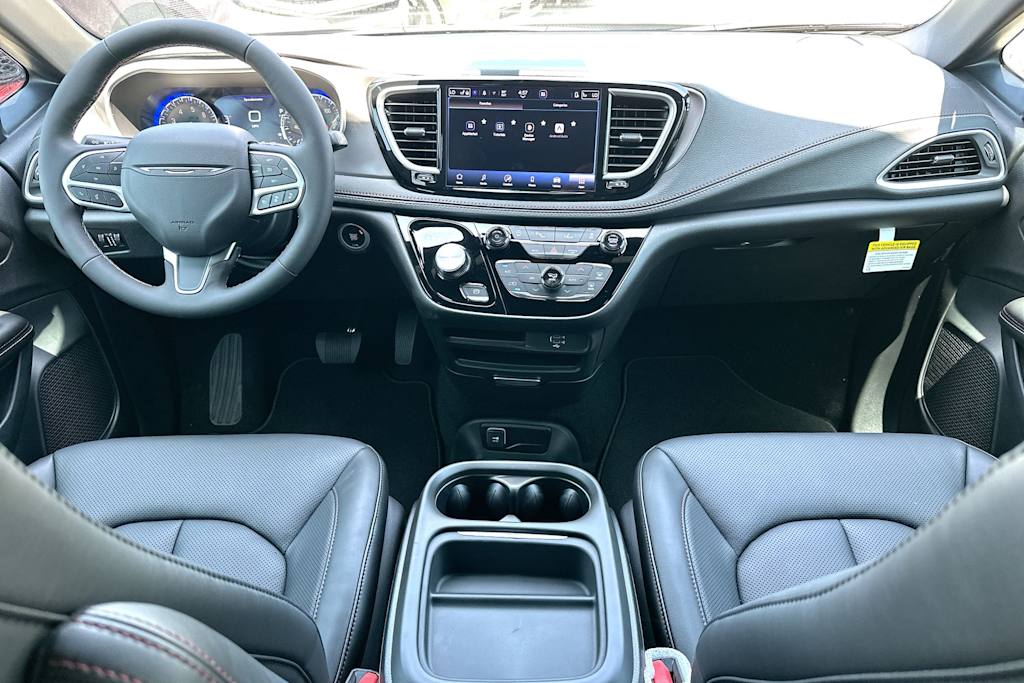 Thumbnail: 2027 Chrysler Pacifica - 9