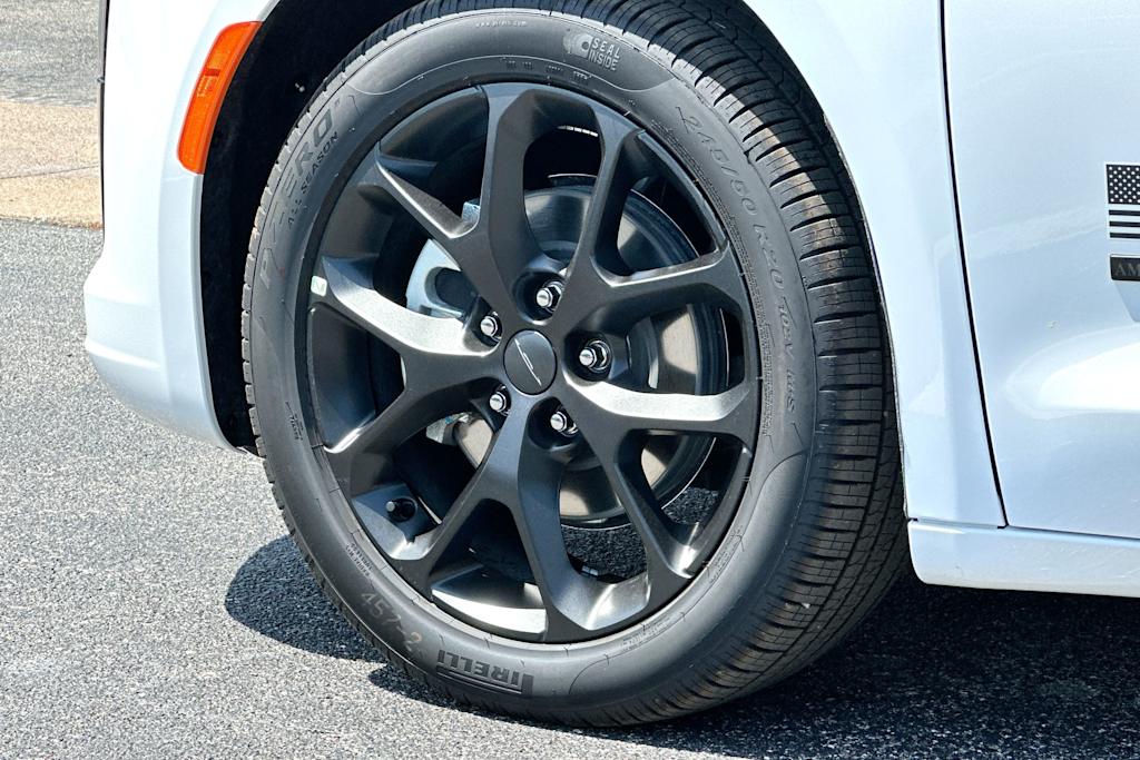 Thumbnail: 2027 Chrysler Pacifica - 8