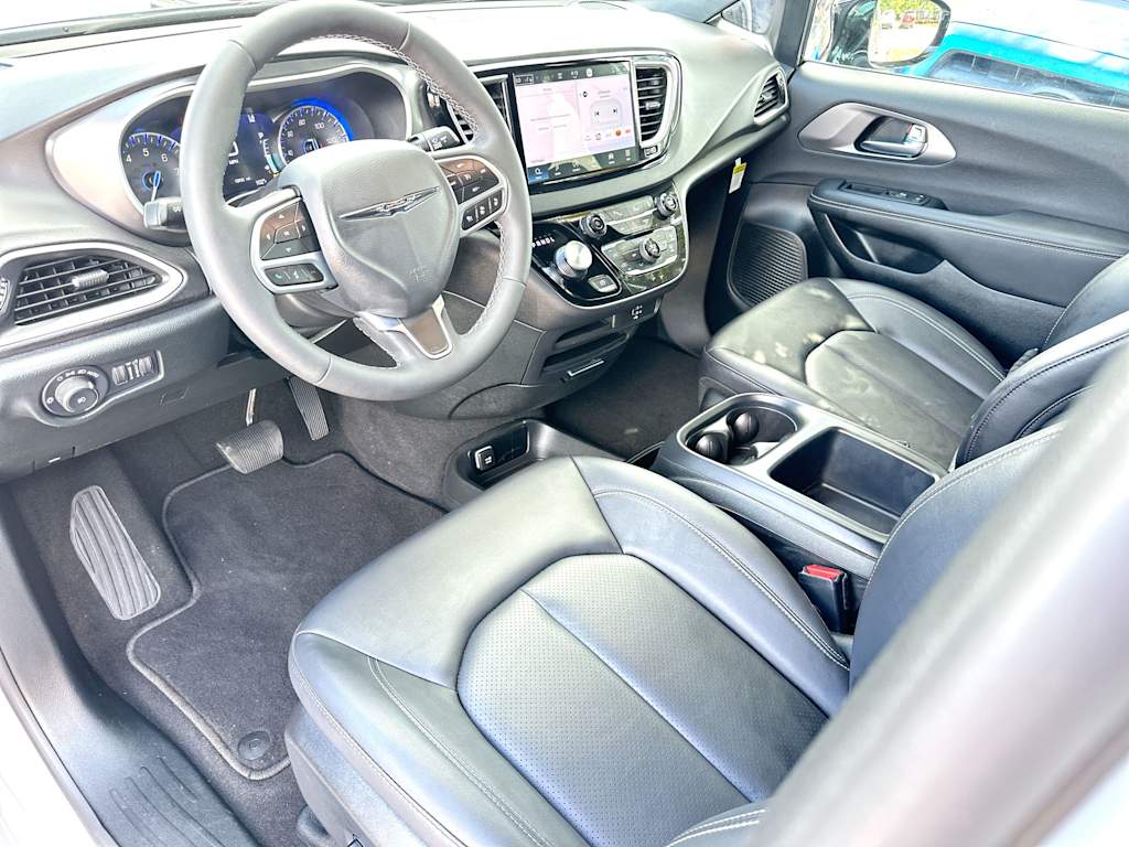 Thumbnail: 2026 Chrysler Pacifica - 11