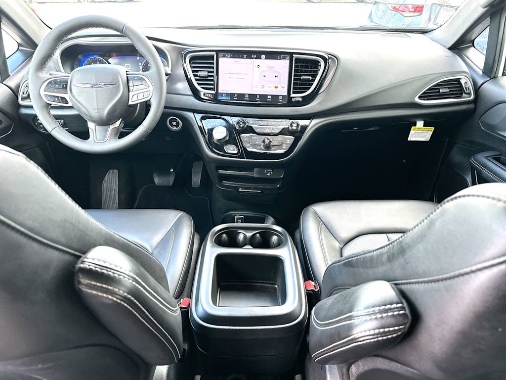 Thumbnail: 2026 Chrysler Pacifica - 2