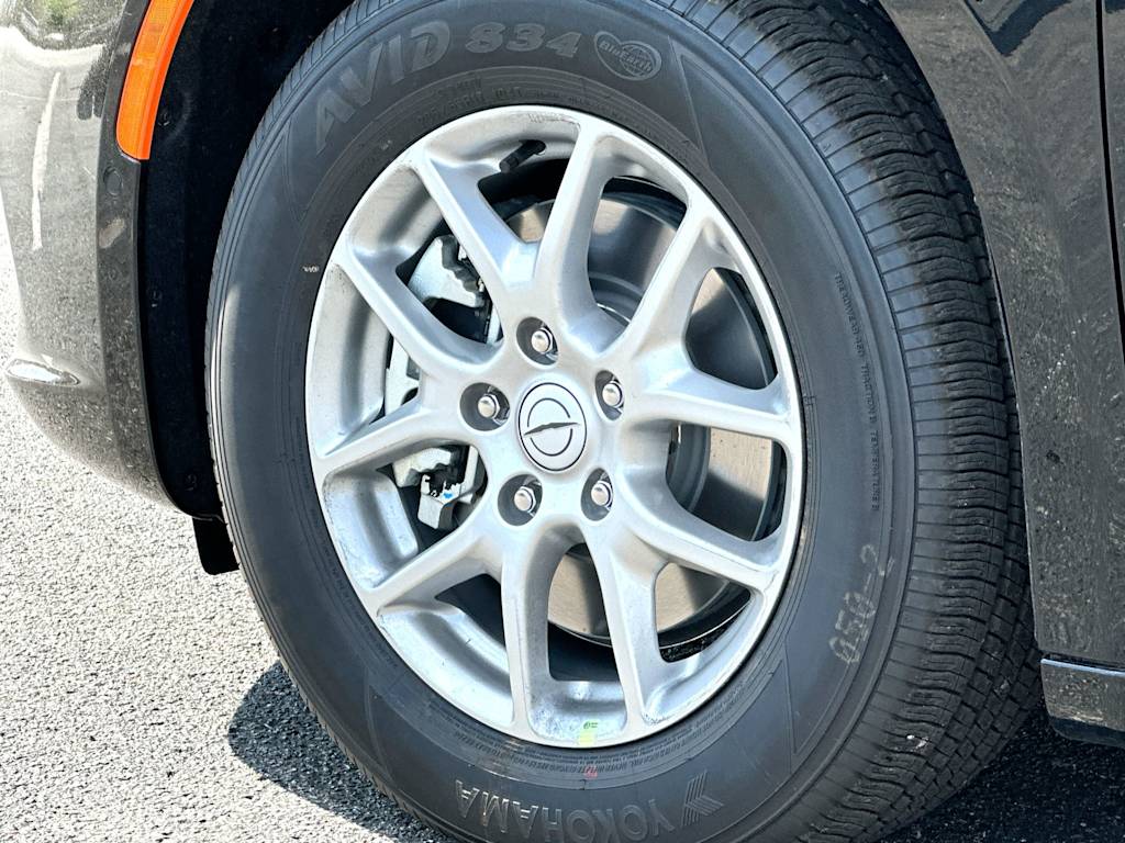 Thumbnail: 2026 Chrysler Pacifica - 8