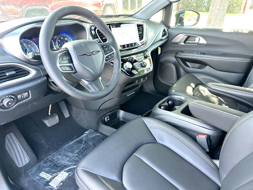 Thumbnail: 2026 Chrysler Pacifica - 2