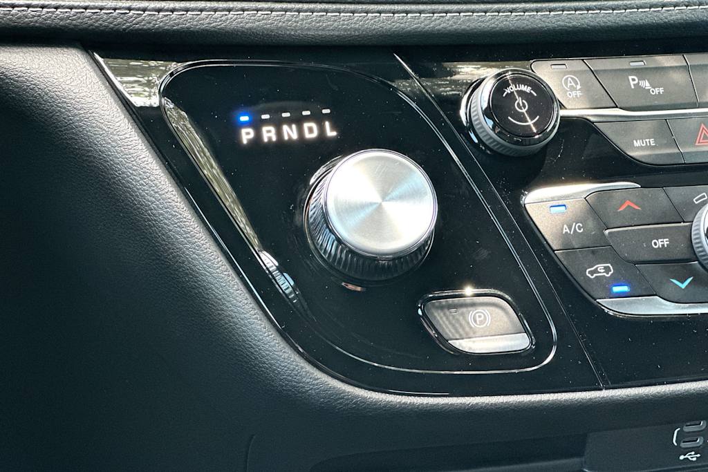 Thumbnail: 2027 Chrysler Pacifica - 15