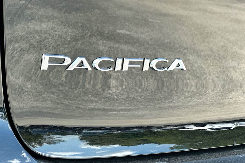 Thumbnail: 2027 Chrysler Pacifica - 7