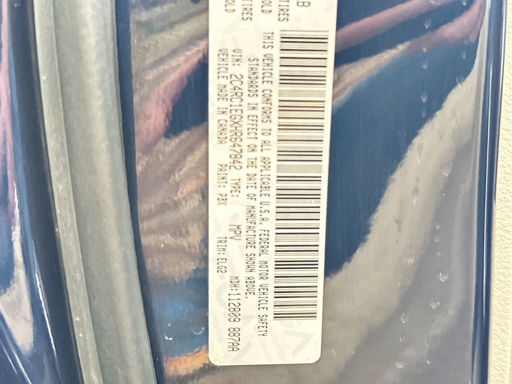 Thumbnail: 2017 Chrysler Pacifica - 17