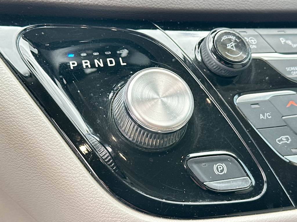 Thumbnail: 2017 Chrysler Pacifica - 27