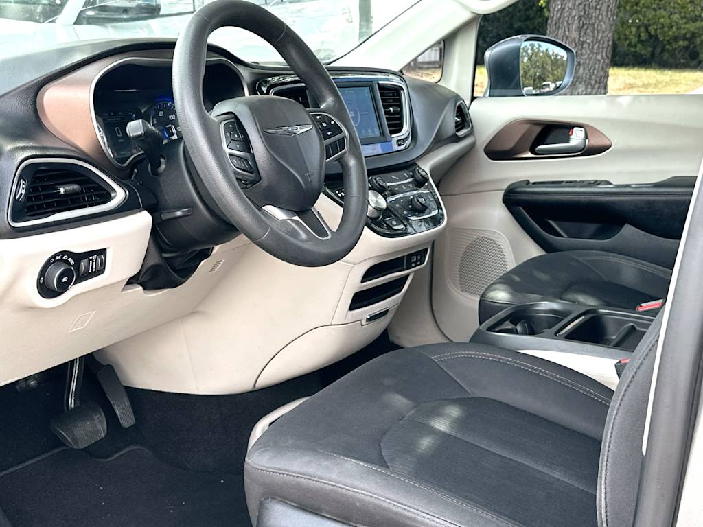 Thumbnail: 2018 Chrysler Pacifica - 2