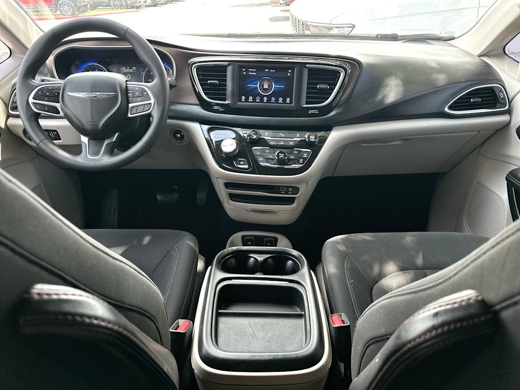 Thumbnail: 2018 Chrysler Pacifica - 13