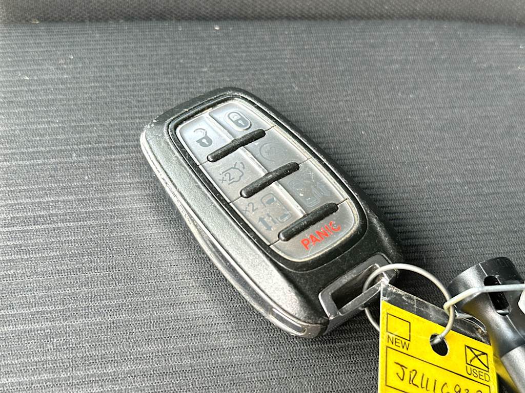 Thumbnail: 2018 Chrysler Pacifica - 16