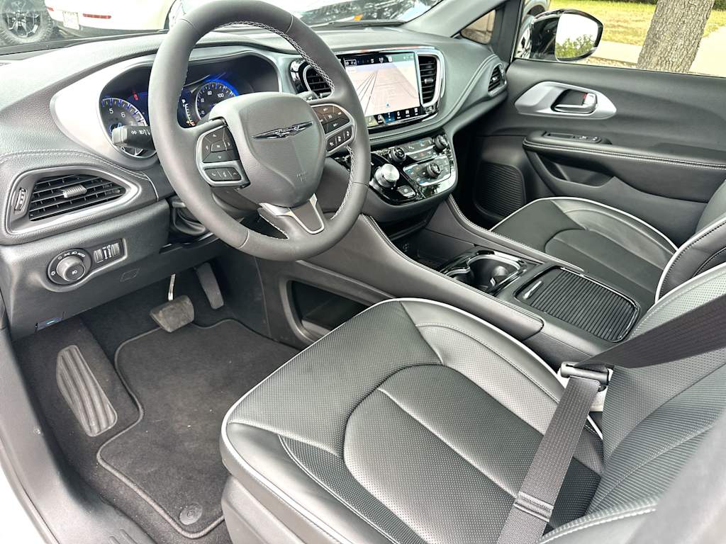 Thumbnail: 2026 Chrysler Pacifica - 2