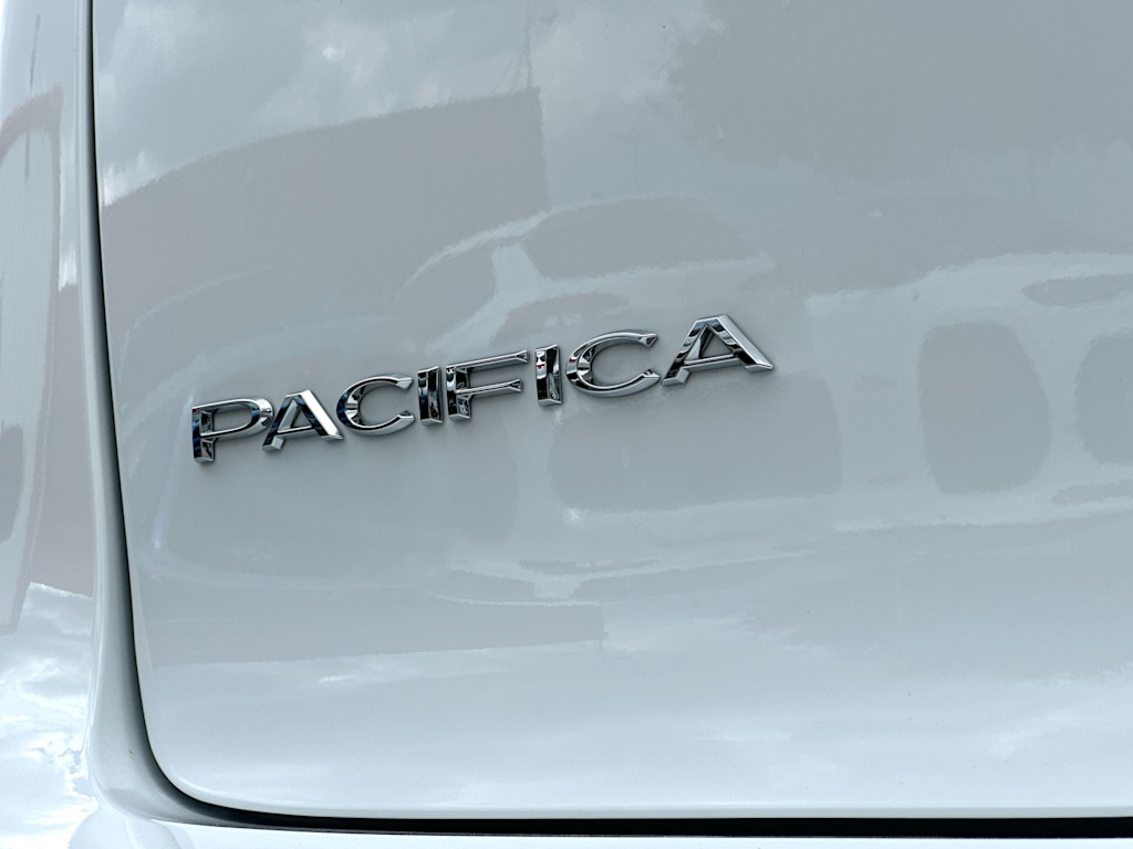 Thumbnail: 2026 Chrysler Pacifica - 7