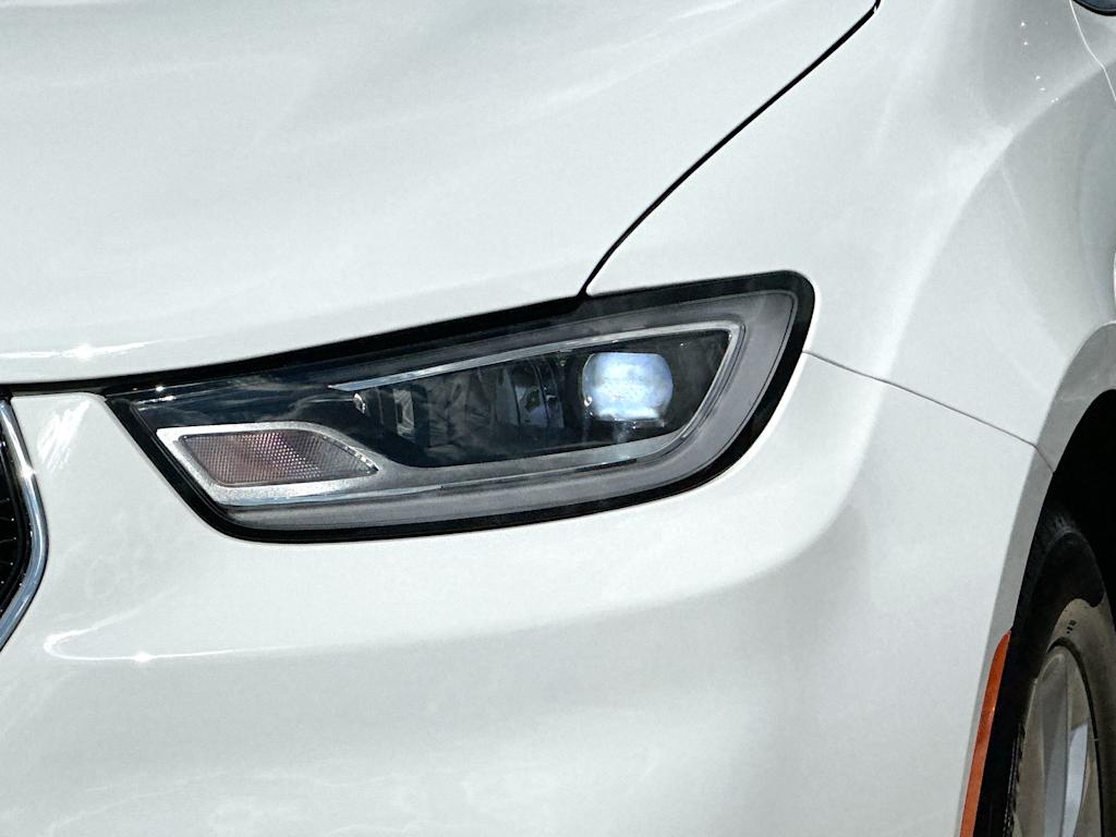 Thumbnail: 2026 Chrysler Pacifica - 26
