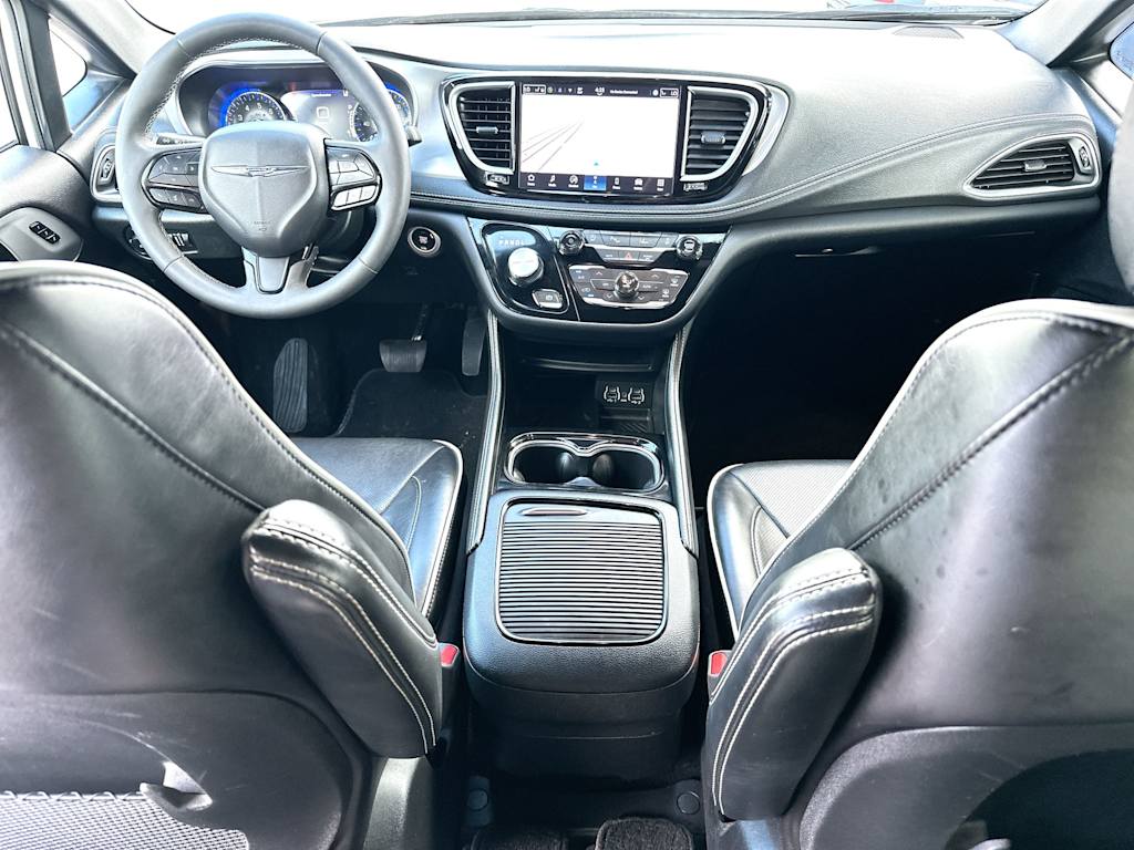 Thumbnail: 2025 Chrysler Pacifica - 9