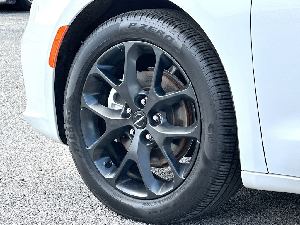 Thumbnail: 2025 Chrysler Pacifica - 8