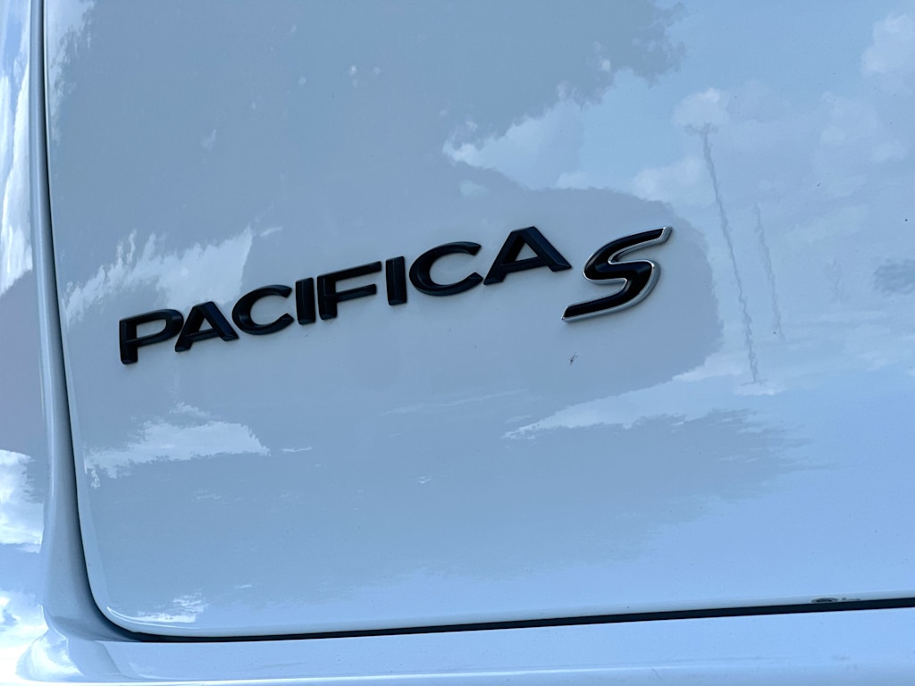 Thumbnail: 2025 Chrysler Pacifica - 7