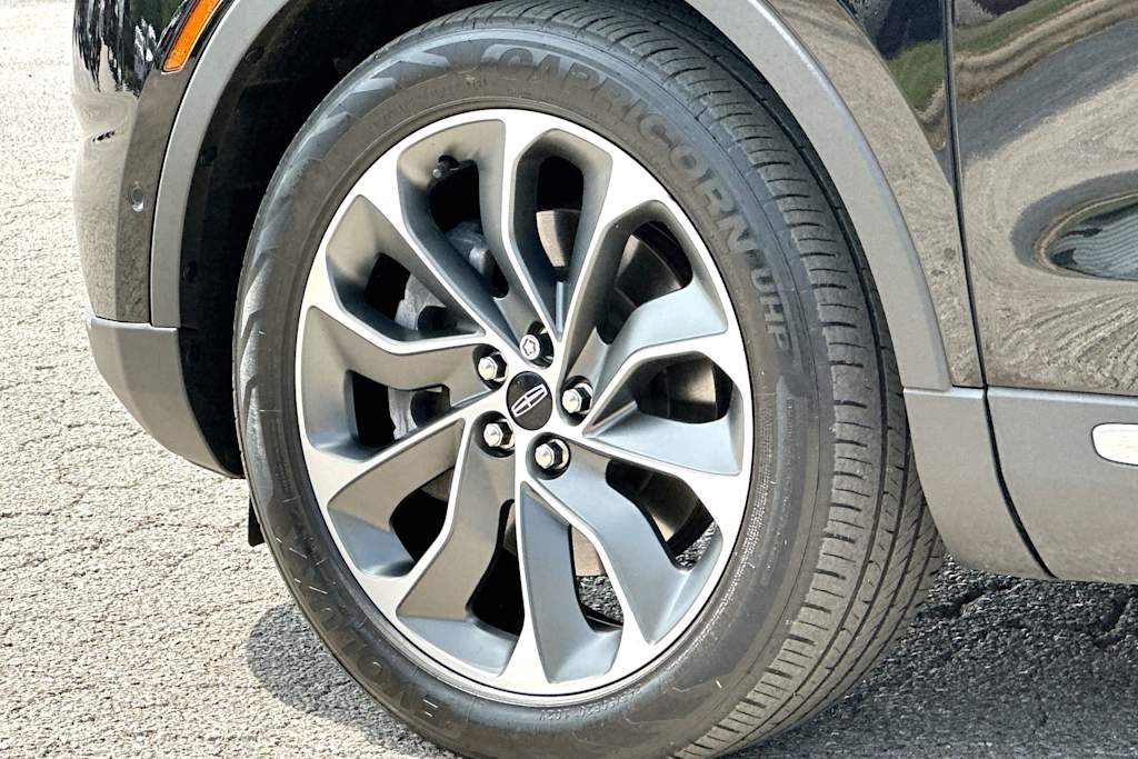 Thumbnail: 2023 Lincoln Nautilus - 8
