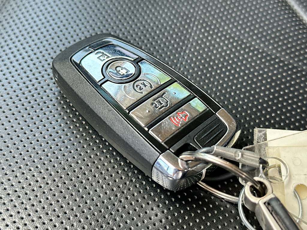 Thumbnail: 2022 Lincoln Nautilus - 16